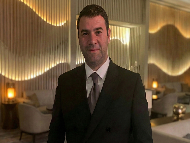 BAHADIR C�VAN: 'KARADA�, K�RA GEL�R� VE DE�ER ARTI�INI AYNI ANDA SUNUYOR'